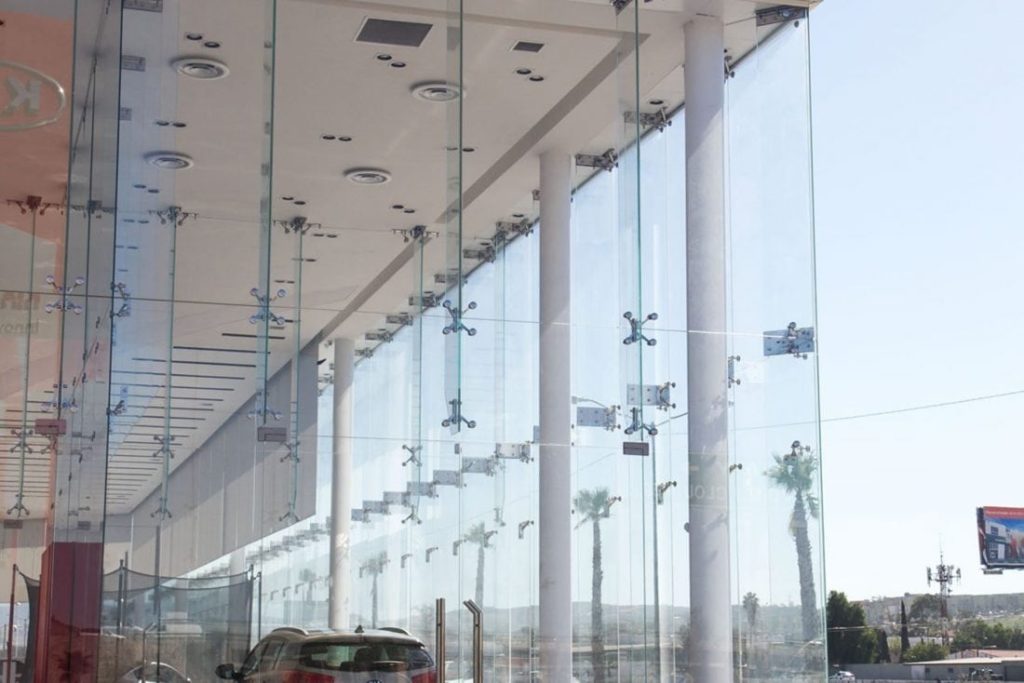 Morn-low-iron-glass-fin | MORN GLASS-Best architectural glass supplier Morn-low-iron-glass-fin
