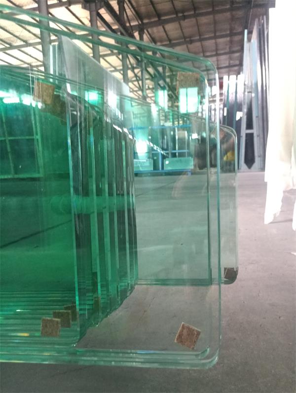 19mm-point supported glass fin-round corner