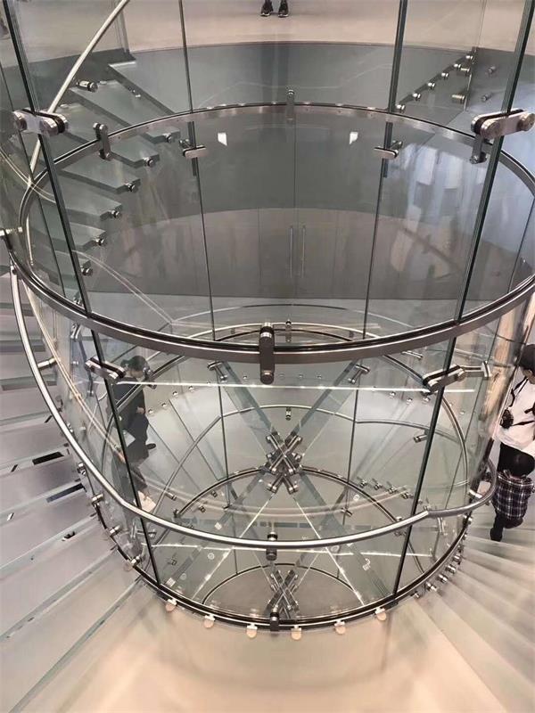 glass-railing-and-laminated-glass-floor