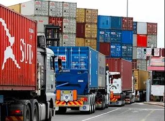 PORT-CONGESTION-IN-uk