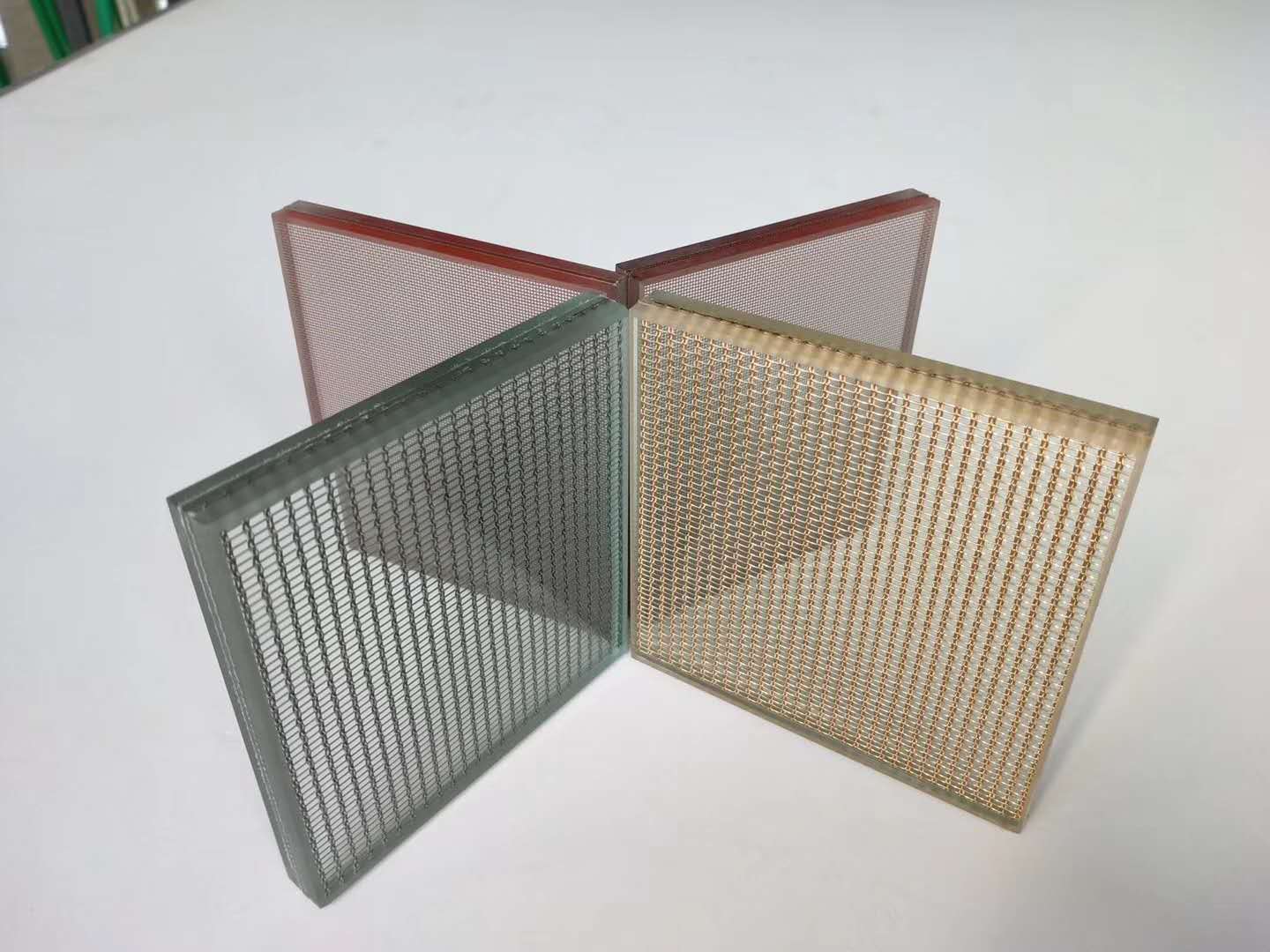 metal mesh laminated glass