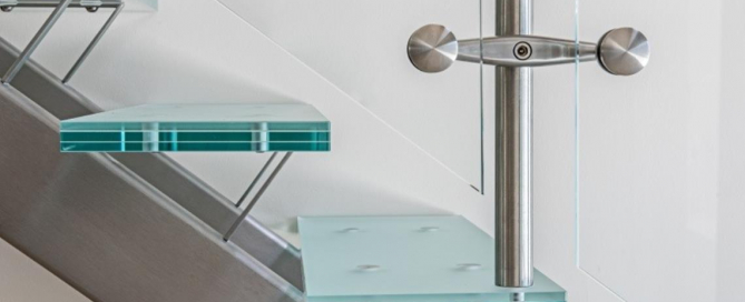 glass railing post and glass stairs(1)