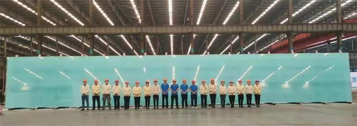23M ultra long low iron glass produced by Jinjing group